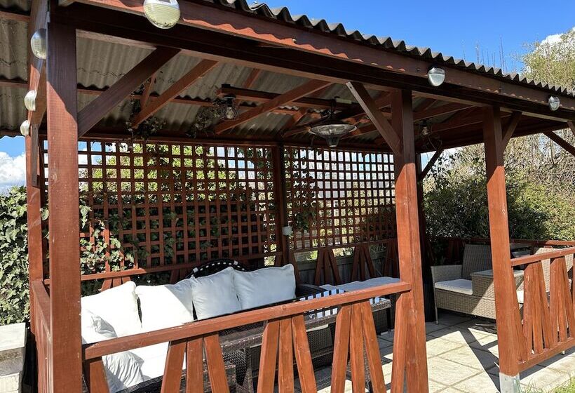 住所  Remarkable 3 Bed House In East Cowes