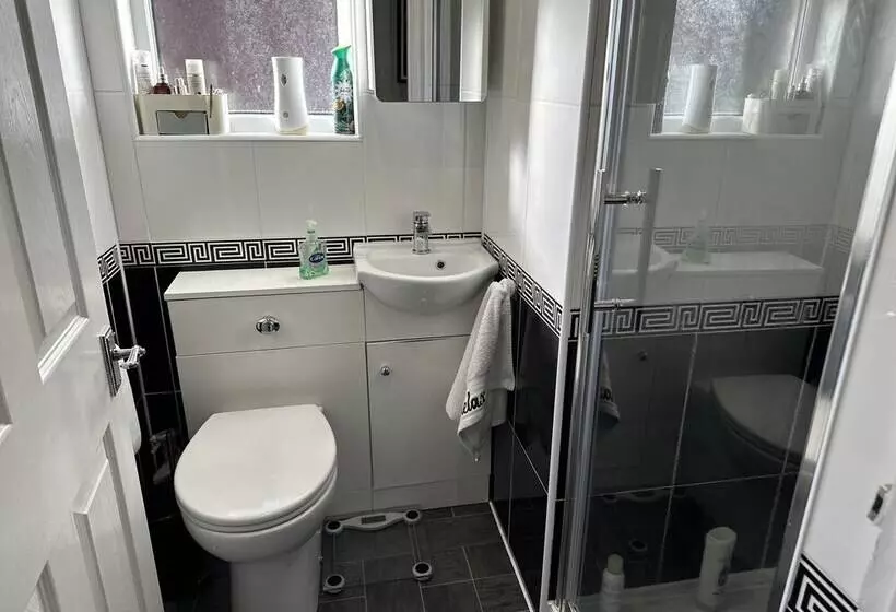 レジデンス Remarkable 3 Bed House In East Cowes