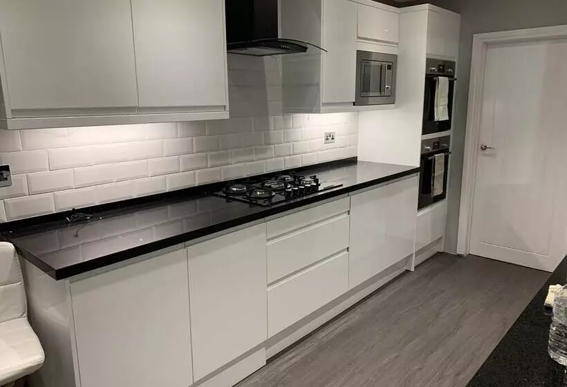 レジデンス Remarkable 3 Bed House In East Cowes