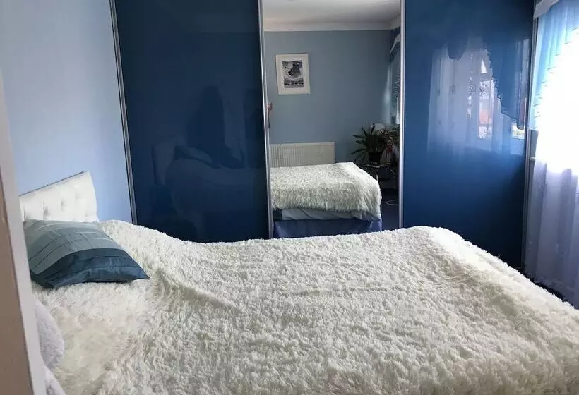 レジデンス Remarkable 3 Bed House In East Cowes