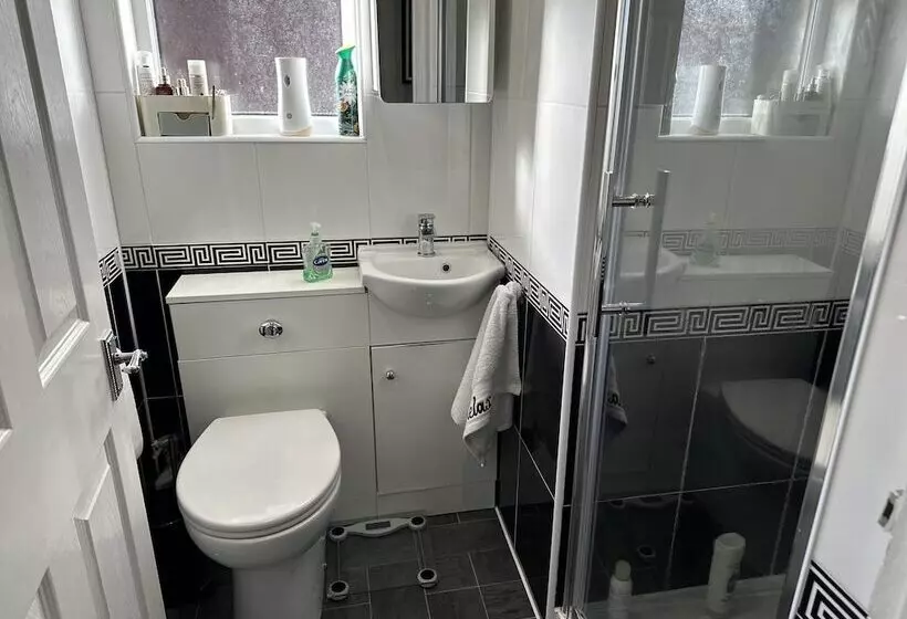 レジデンス Remarkable 3 Bed House In East Cowes