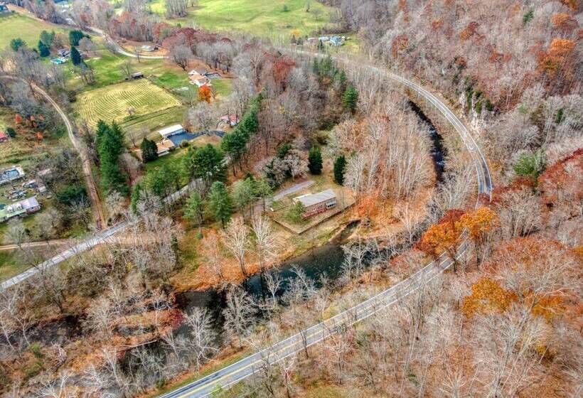 Newly Remodeled 4br Lodge On Wolf Creek