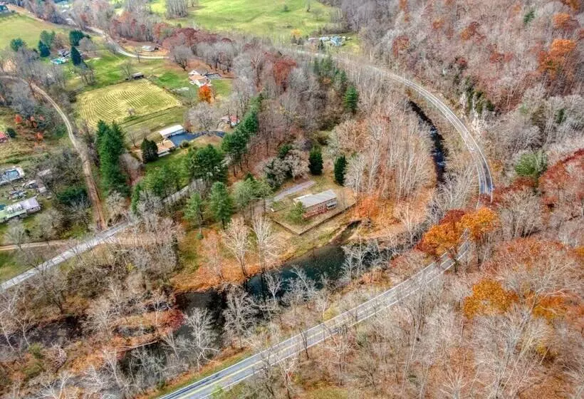 Newly Remodeled 4br Lodge On Wolf Creek