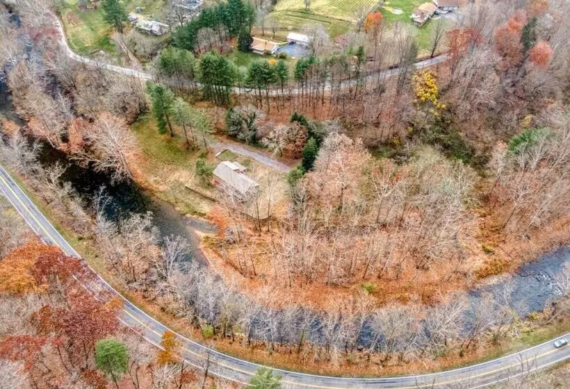 Newly Remodeled 4br Lodge On Wolf Creek