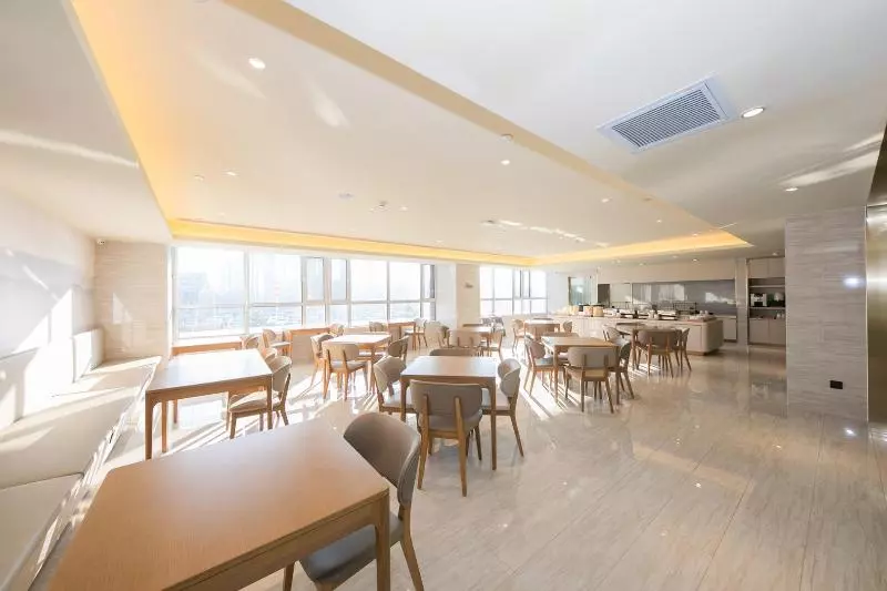 Ji Hotel Zhangjiakou Railway Station