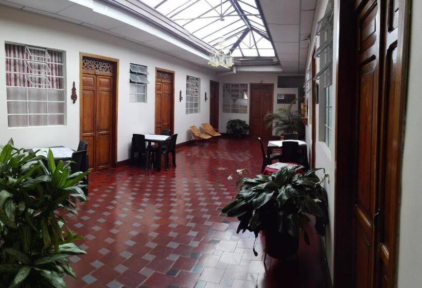 Hotel Alcayata Colonial