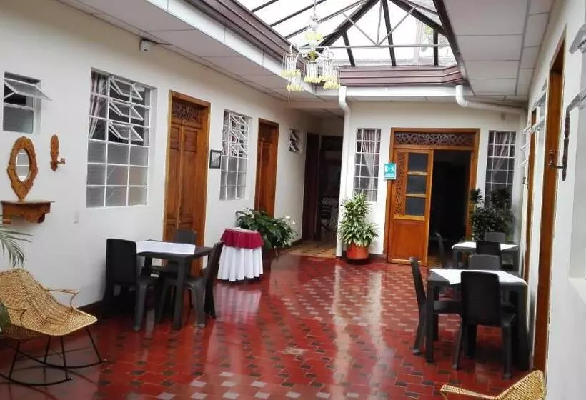 ホテル Alcayata Colonial