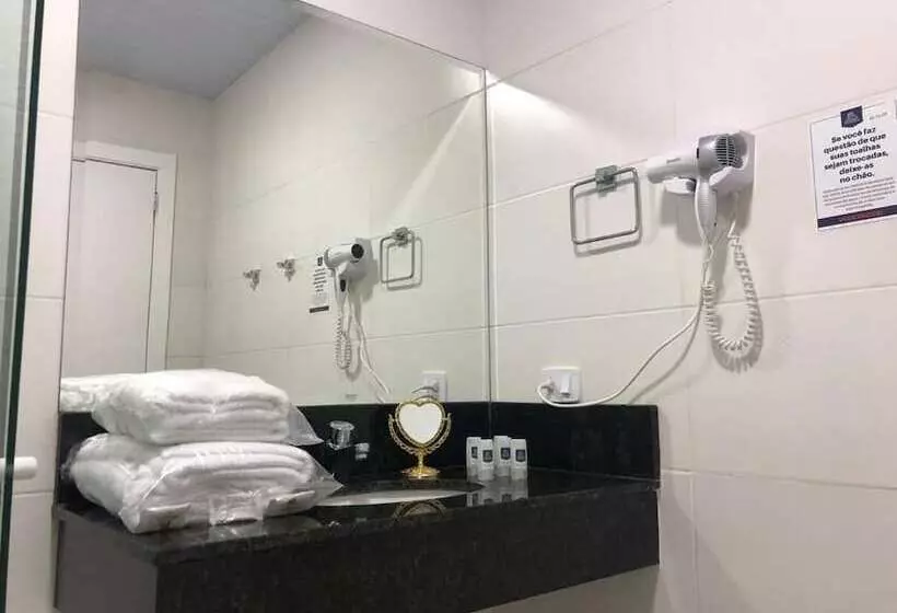 هتل Brasilia Curitiba
