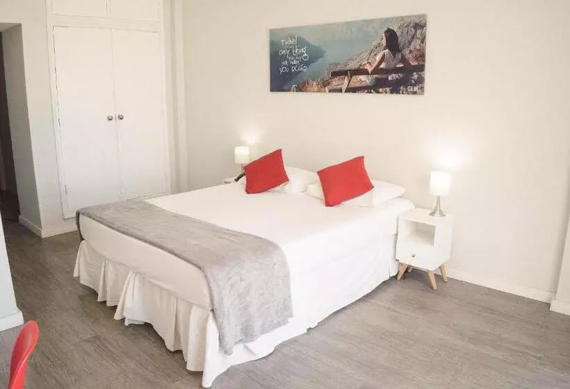 Hotelli Clh Suites Domingos Ferreira