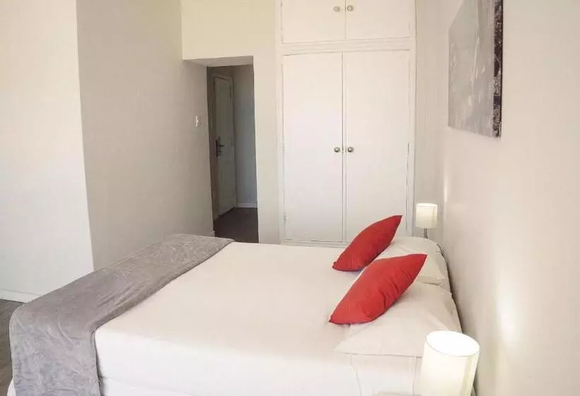 Hotelli Clh Suites Domingos Ferreira