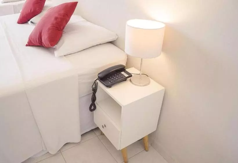 Hotelli Clh Suites Domingos Ferreira