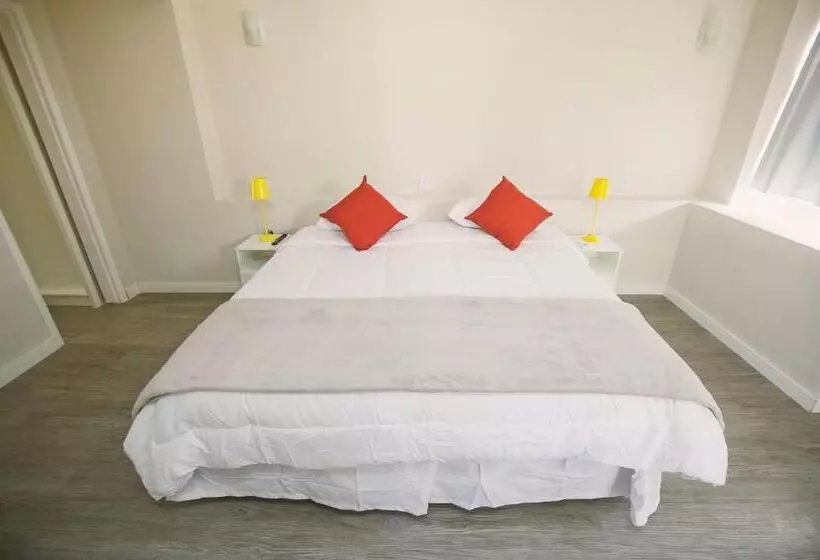 Hotelli Clh Suites Domingos Ferreira