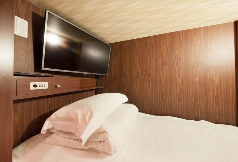 Hotel a Capsule Centurion  Akasaka Tower