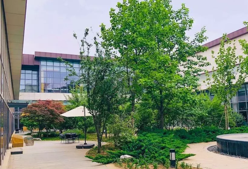 هتل Holiday Inn Beijing Shijingshan Parkview By Ihg