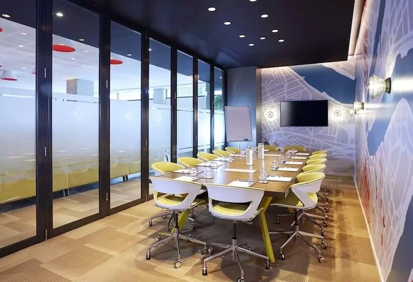 ホテル Holiday Inn Express Brisbane Central, An Ihg