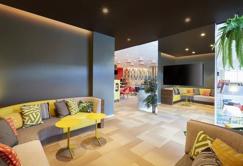 Отель Holiday Inn Express Brisbane Central, An Ihg