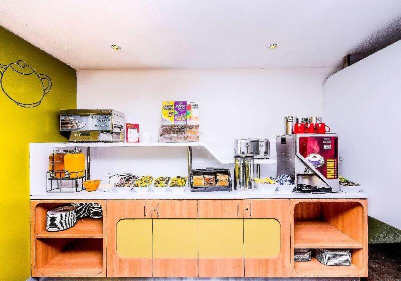 בית מלון כפרי Ibis Budget Newcastle