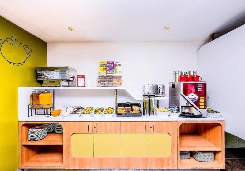 בית מלון כפרי Ibis Budget Newcastle