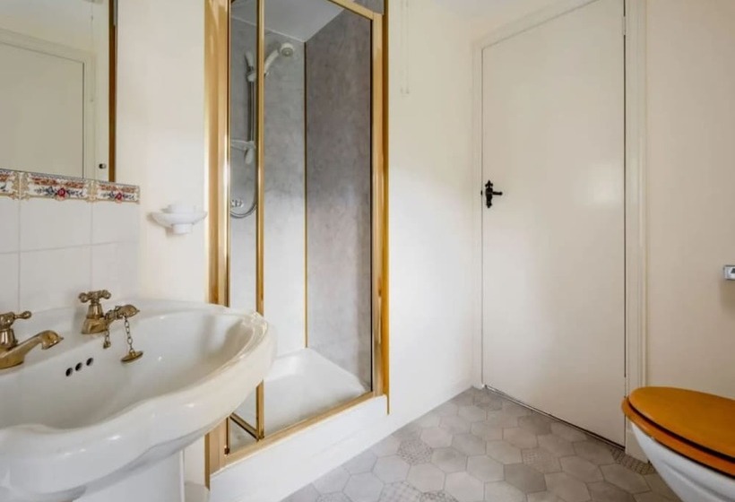 호텔 Loch Ness Lodge