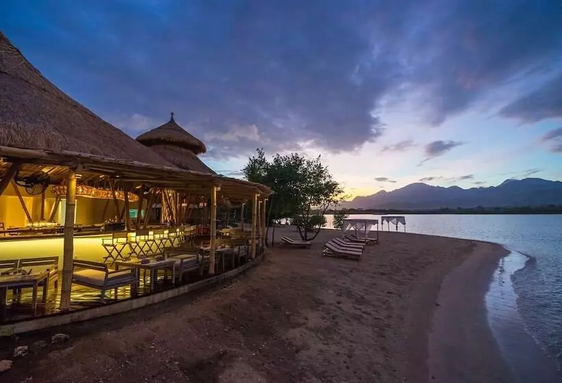 ホテル Menjangan Dynasty Resort
