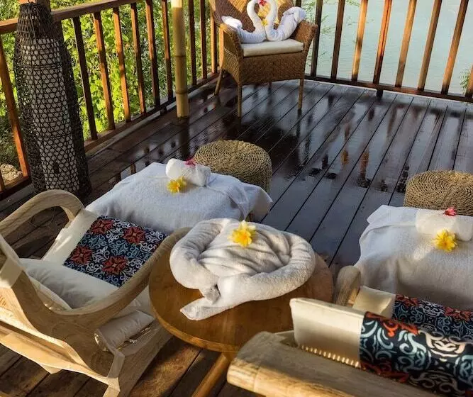 ホテル Menjangan Dynasty Resort