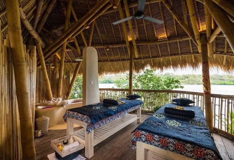ホテル Menjangan Dynasty Resort