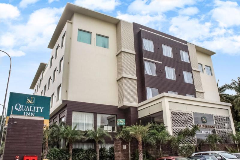 ホテル Quality Inn Airport