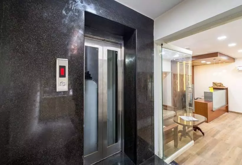ホテル Treebo Adin Residence Chennai Trade Centre