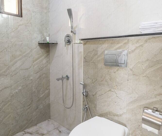 בית מלון כפרי Treebo Adin Residence Chennai Trade Centre