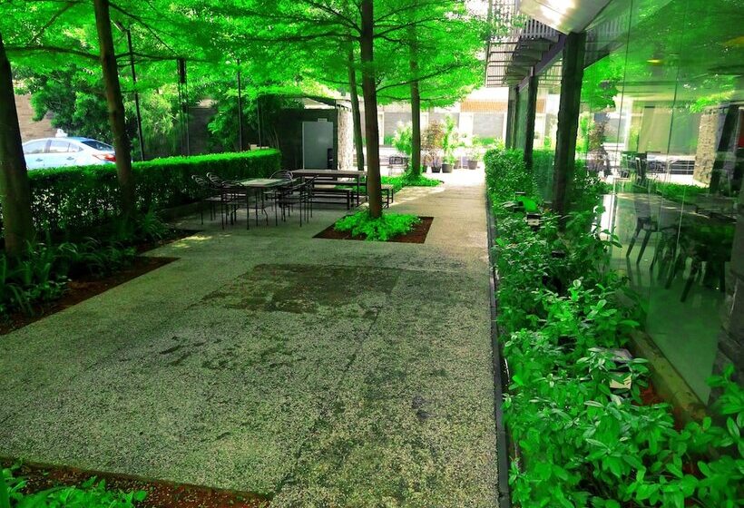 ホテル Yasmin Karawaci