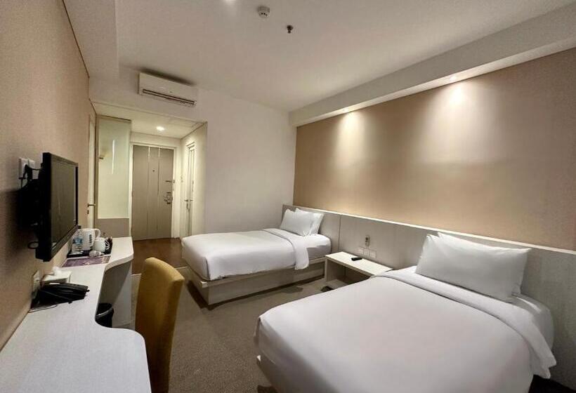 ホテル Yasmin Karawaci