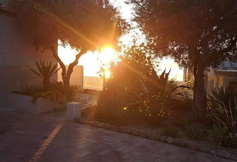 Aamiaismajoitus (B&B) Ischia Hotel Imperamare, Breathtaking View In The Bay Of Citara, 2 Rooms