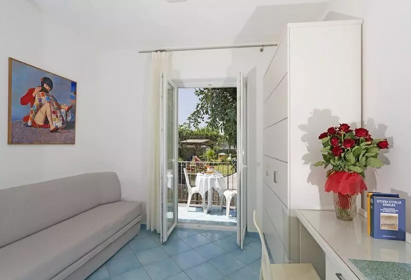 Aamiaismajoitus (B&B) Ischia Hotel Imperamare, Breathtaking View In The Bay Of Citara, 2 Rooms