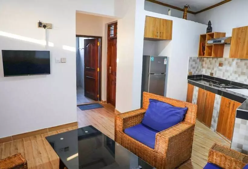 تختخواب و صبحانه Kilifi Blue House Resort