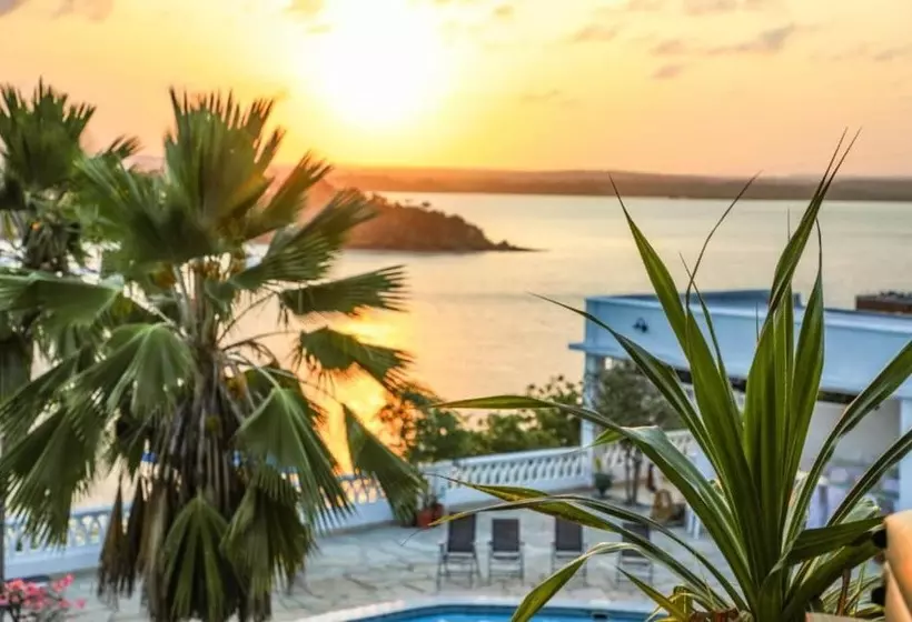 تختخواب و صبحانه Kilifi Blue House Resort
