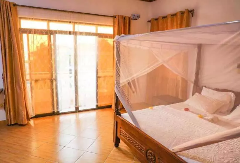 تختخواب و صبحانه Kilifi Blue House Resort