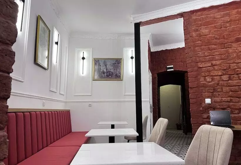 Hotelli St Moscow Taksim By Emmy