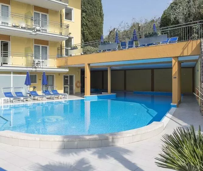 Hotelli Drago   Garda Lake Collection