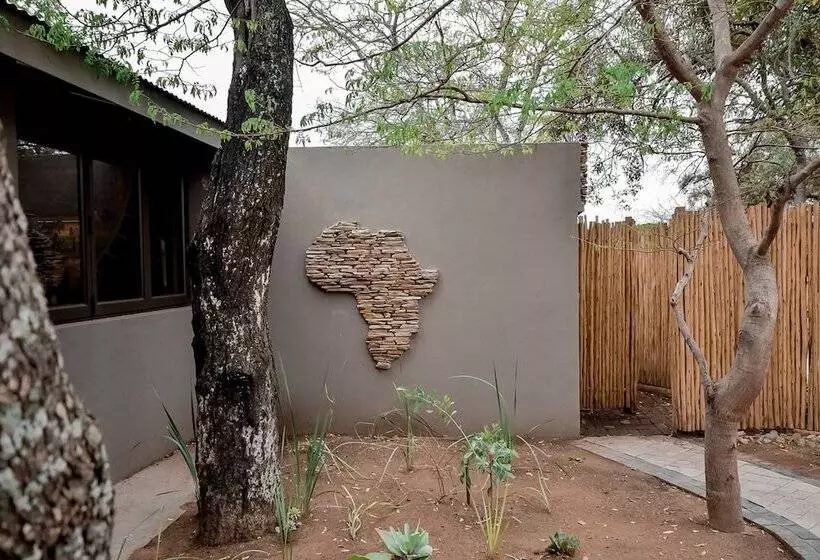 Hotelli Little Africa Safari Lodge