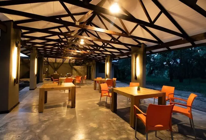 Hotelli Little Africa Safari Lodge