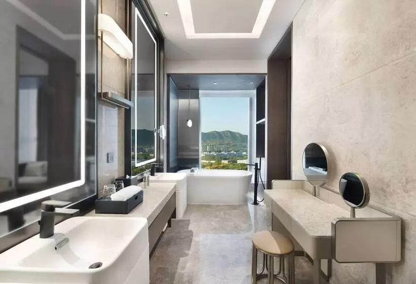 ホテル The Barony Jinan East