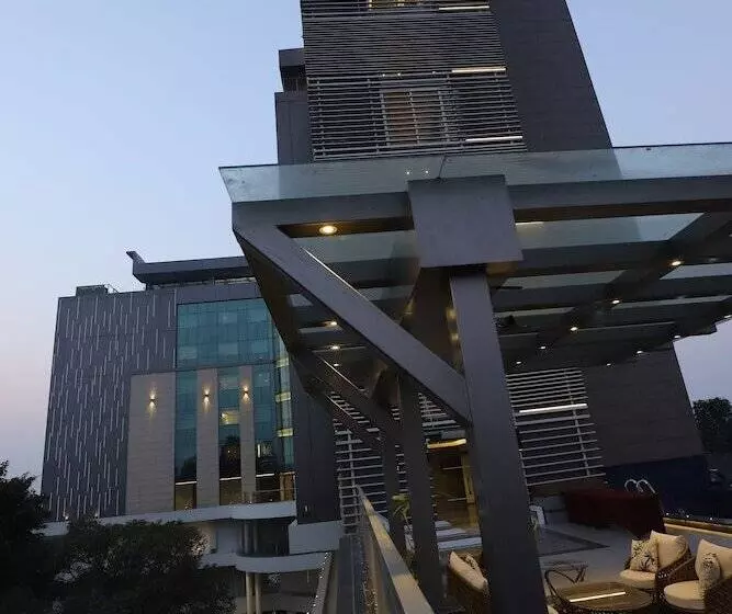 The Pristine Hotel Kanpur