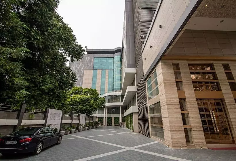 The Pristine Hotel Kanpur