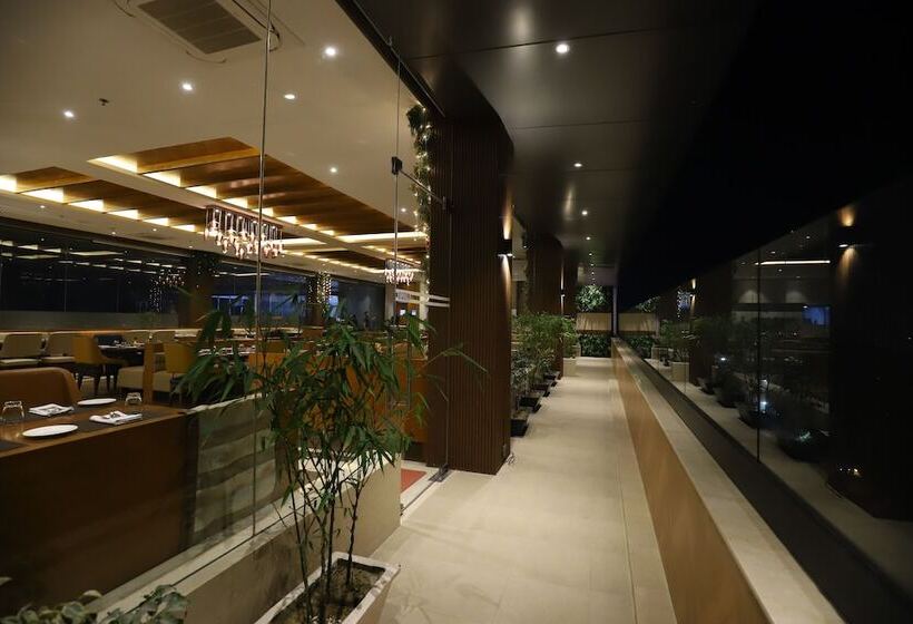 The Pristine Hotel Kanpur