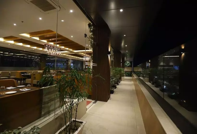 The Pristine Hotel Kanpur