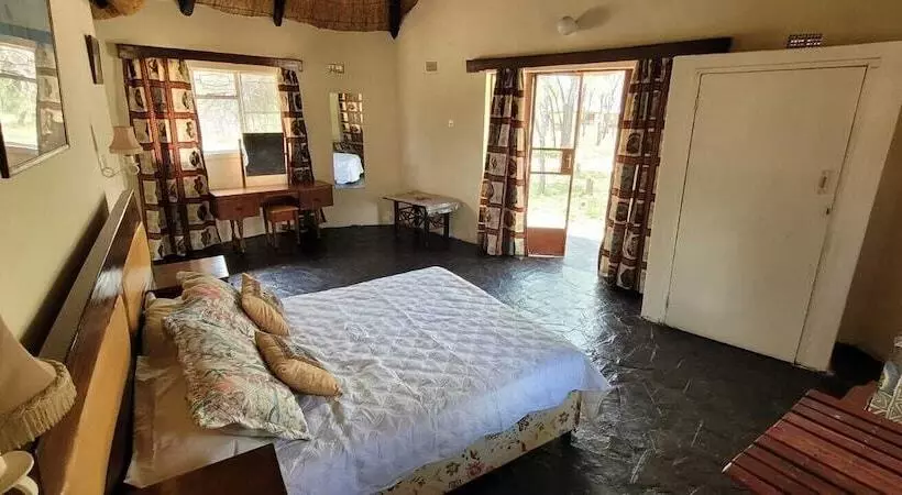 هتل Matopo Ingwe Lodge