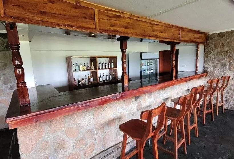 هتل Matopo Ingwe Lodge