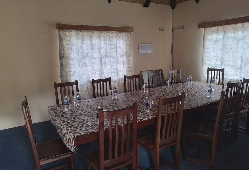 هتل Matopo Ingwe Lodge