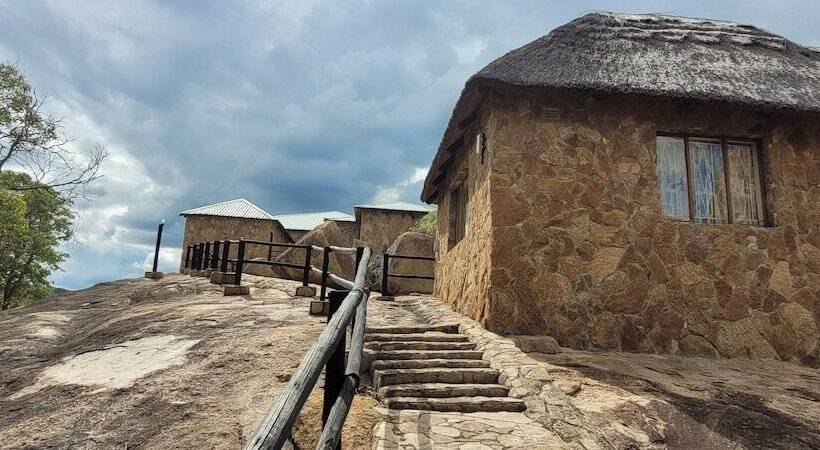 هتل Matopo Ingwe Lodge