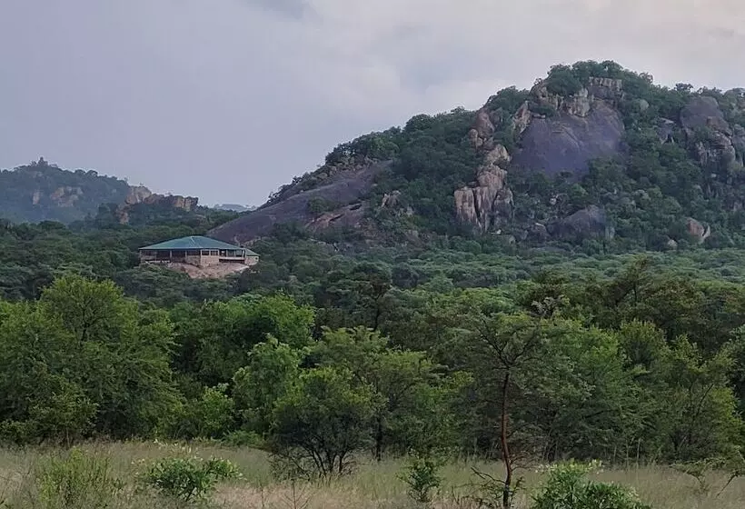 هتل Matopo Ingwe Lodge